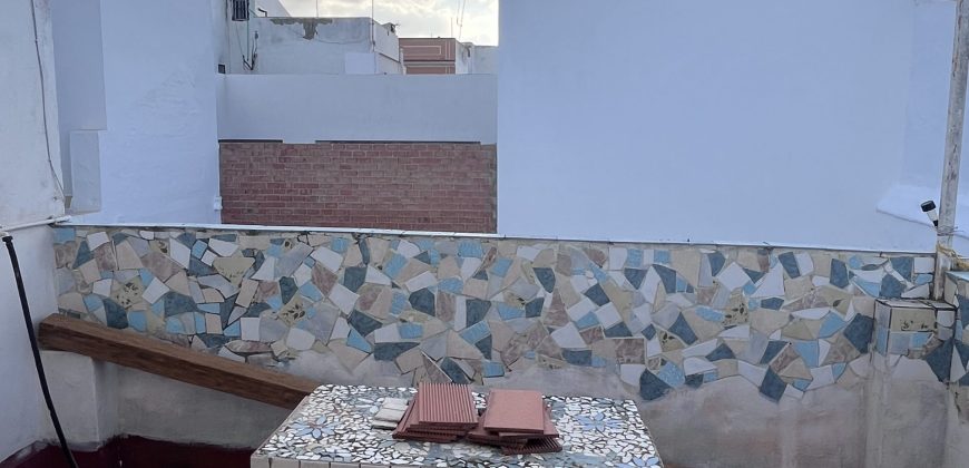 CASA DE DOS PLANTAS CON LOCAL EN MAIRENA DEL ALCOR