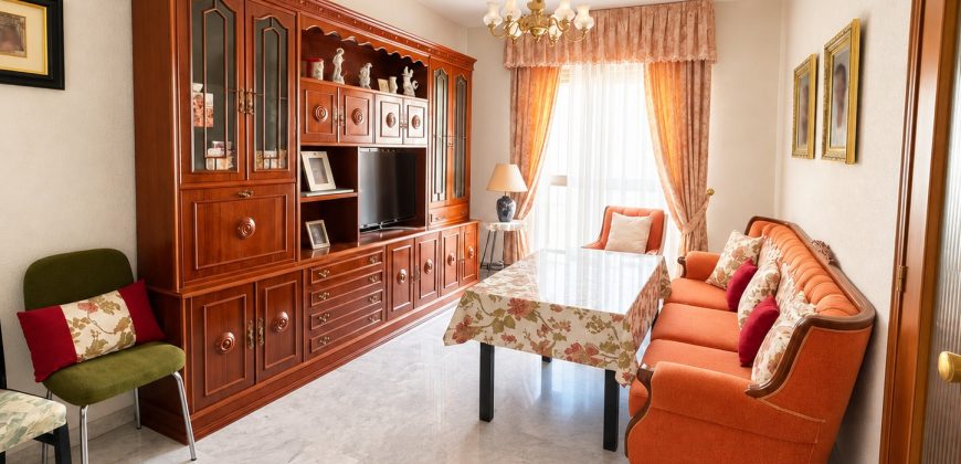Excepcional Casa con Porche y Patio en Zona Alameda! Morón de la Frontera!