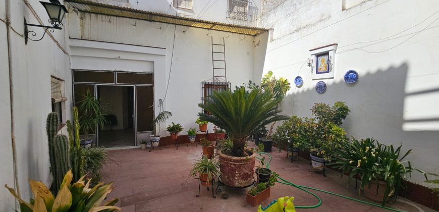Edificio con tres viviendas independientes en una excelente ubicación céntrica (Osuna)