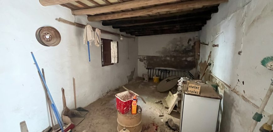 AMPLIA CASA PARA REFORMAR EN C/ FERNAN GONZALEZ (OSUNA)