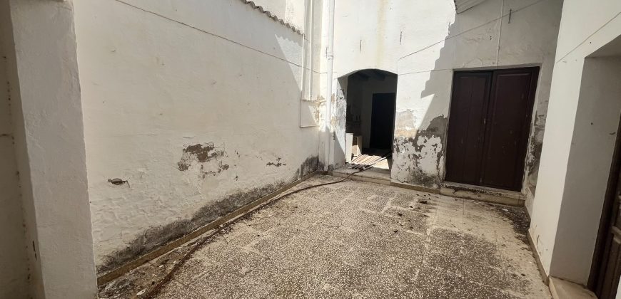 AMPLIA CASA PARA REFORMAR EN C/ FERNAN GONZALEZ (OSUNA)