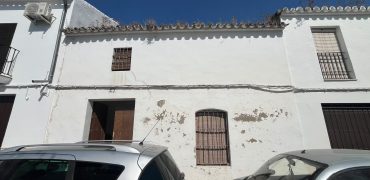AMPLIA CASA PARA REFORMAR EN C/ FERNAN GONZALEZ (OSUNA)
