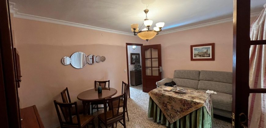 Piso de 73 m² con terraza, plaza de parking y totalmente amueblado