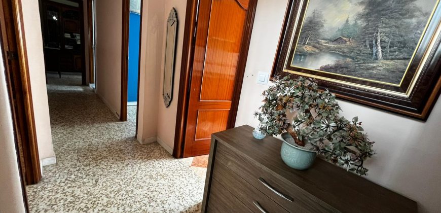 Piso de 73 m² con terraza, plaza de parking y totalmente amueblado