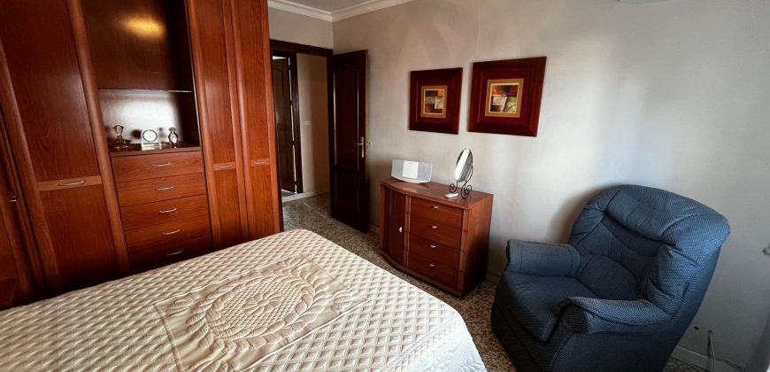 Piso de 73 m² con terraza, plaza de parking y totalmente amueblado
