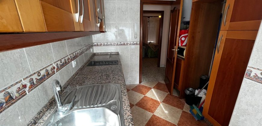 Piso de 73 m² con terraza, plaza de parking y totalmente amueblado