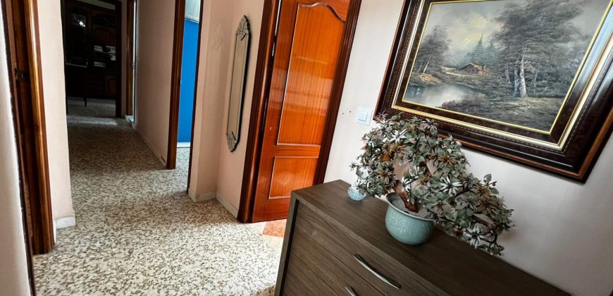Piso de 73 m² con terraza, plaza de parking y totalmente amueblado