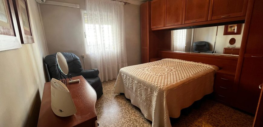 Piso de 73 m² con terraza, plaza de parking y totalmente amueblado