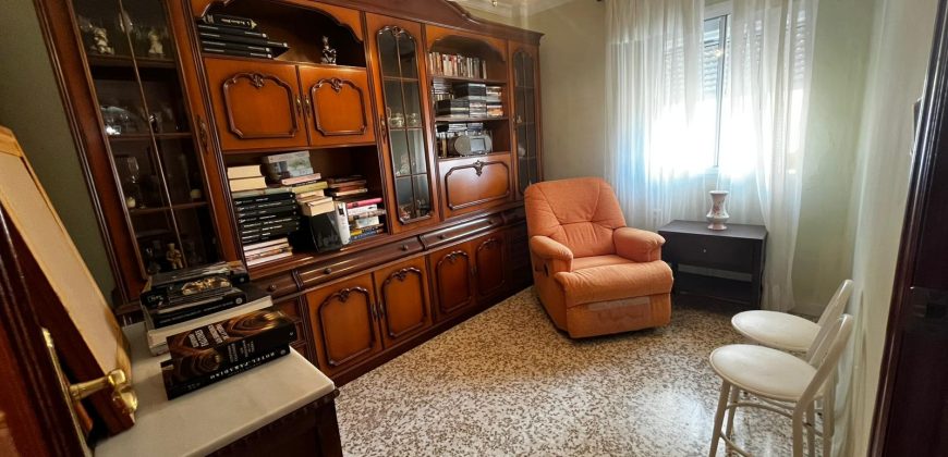 Piso de 73 m² con terraza, plaza de parking y totalmente amueblado