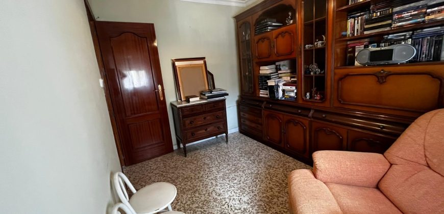 Piso de 73 m² con terraza, plaza de parking y totalmente amueblado