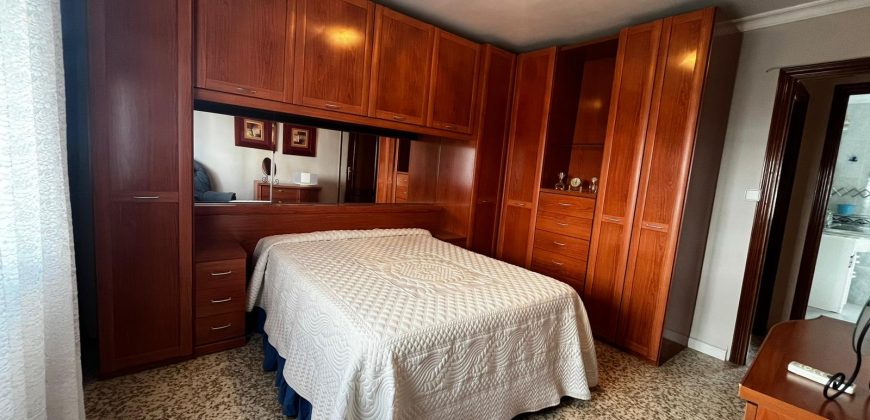 Piso de 73 m² con terraza, plaza de parking y totalmente amueblado
