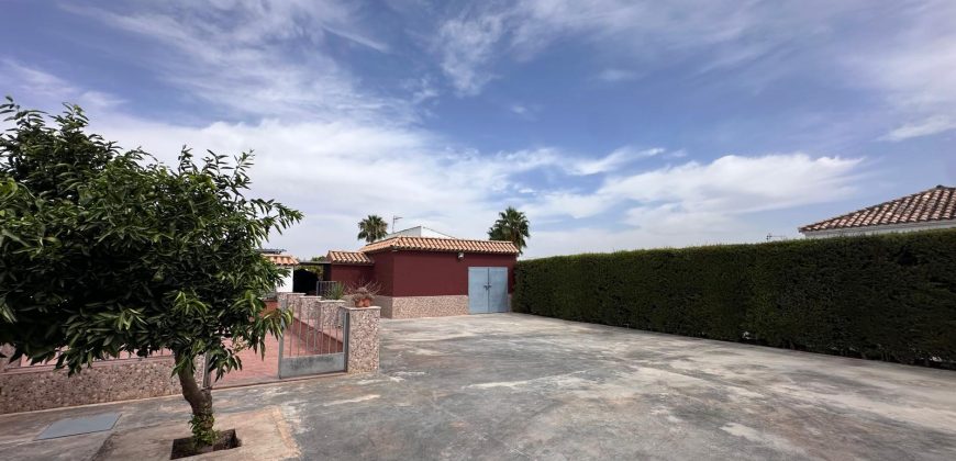 MARAVILLOSO CHALET EN LA PUEBLA DE CAZALLA