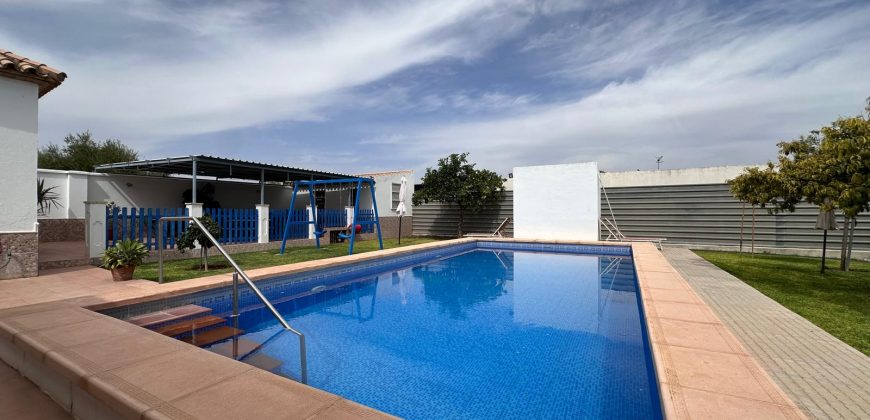 MARAVILLOSO CHALET EN LA PUEBLA DE CAZALLA