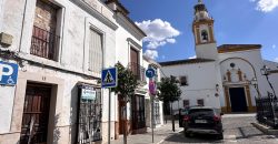 CASA EN PLAZA DEL CONVENTO (LA PUEBLA DE CAZALLA)