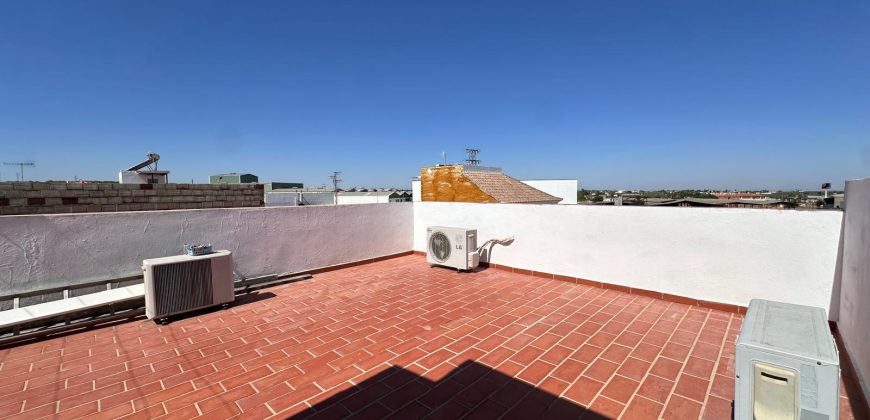 CASA EN C/ CARMEN AMAYA (LA PUEBLA DE CAZALLA)