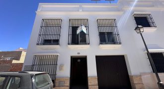CASA EN C/ CARMEN AMAYA (LA PUEBLA DE CAZALLA)
