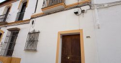 Amplia Propiedad a Reformar en calle Jerez Baja!