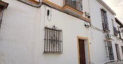 Amplia Propiedad a Reformar en calle Jerez Baja!