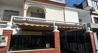 CASA ADOSADA