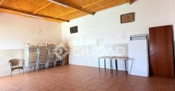 Parcela con construcción y piscina en Reventón Chico