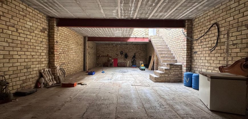 VIVIENDA PARA TERMINAR EN C/ MIGUEL HERNANDEZ (LA PUEBLA DE CAZALLA)