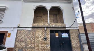 VIVIENDA PARA TERMINAR EN C/ MIGUEL HERNANDEZ (LA PUEBLA DE CAZALLA)