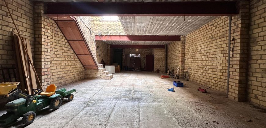 VIVIENDA PARA TERMINAR EN C/ MIGUEL HERNANDEZ (LA PUEBLA DE CAZALLA)