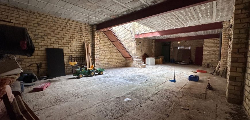 VIVIENDA PARA TERMINAR EN C/ MIGUEL HERNANDEZ (LA PUEBLA DE CAZALLA)