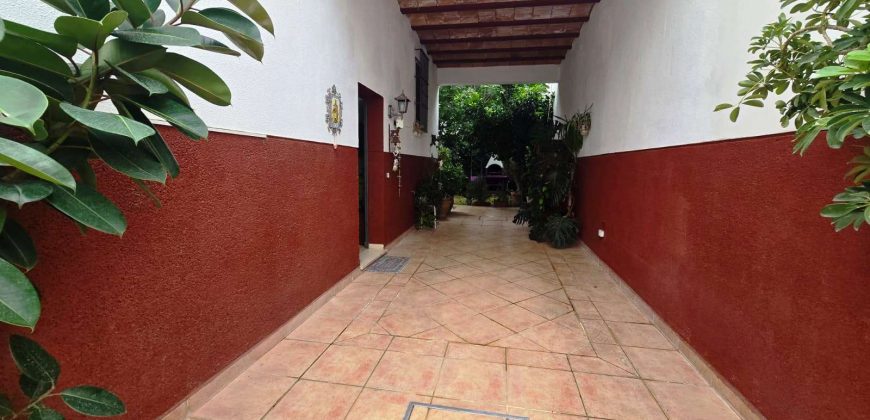 Chalet pareado – Bormujos