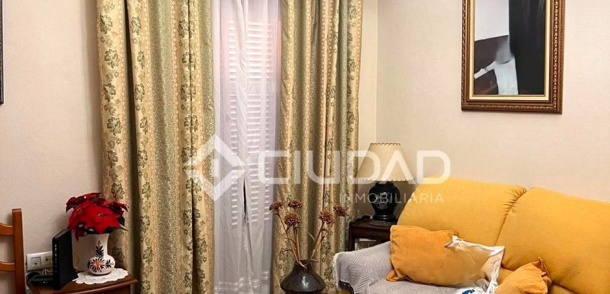 Casa de pueblo de estilo andaluz en Casco Histórico – Barrio Alto