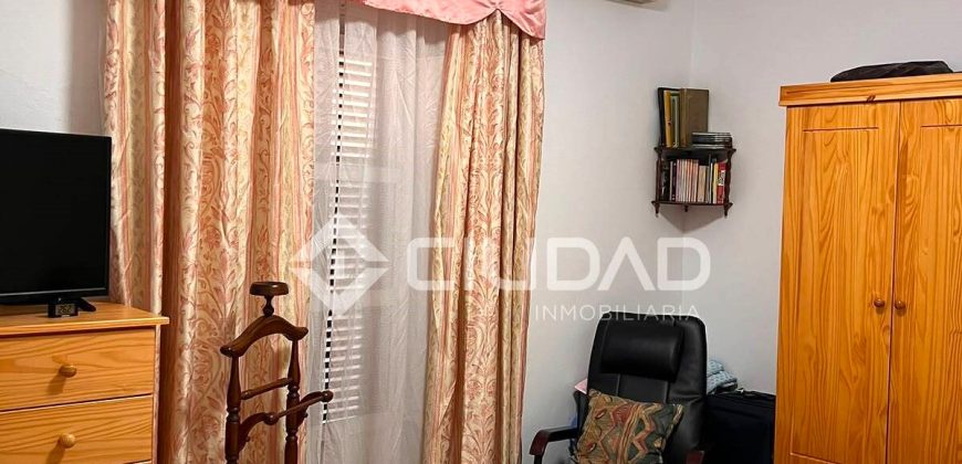 Casa de pueblo de estilo andaluz en Casco Histórico – Barrio Alto