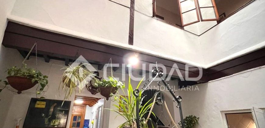 Casa de pueblo de estilo andaluz en Casco Histórico – Barrio Alto