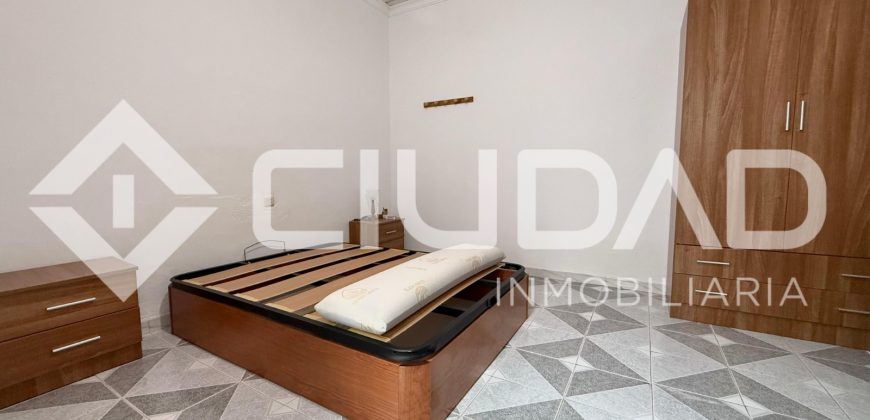 ADOSADO CON COCHERA Y GRAN PATIO TRASERO – LEBRIJA