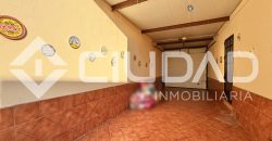 ADOSADO CON COCHERA Y GRAN PATIO TRASERO – LEBRIJA