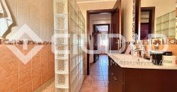 ADOSADO CON COCHERA Y GRAN PATIO TRASERO – LEBRIJA