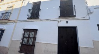MAGNIFICA CASA EN C/ NAVALAGRULLA (OSUNA)