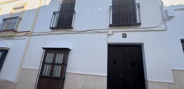 MAGNIFICA CASA EN C/ NAVALAGRULLA (OSUNA)