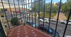 Vivienda + parking + 3 locales comerciales