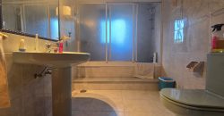Vivienda + parking + 3 locales comerciales