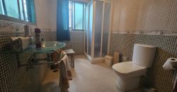 Vivienda + parking + 3 locales comerciales