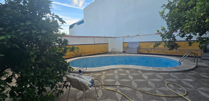 Vivienda + parking + 3 locales comerciales