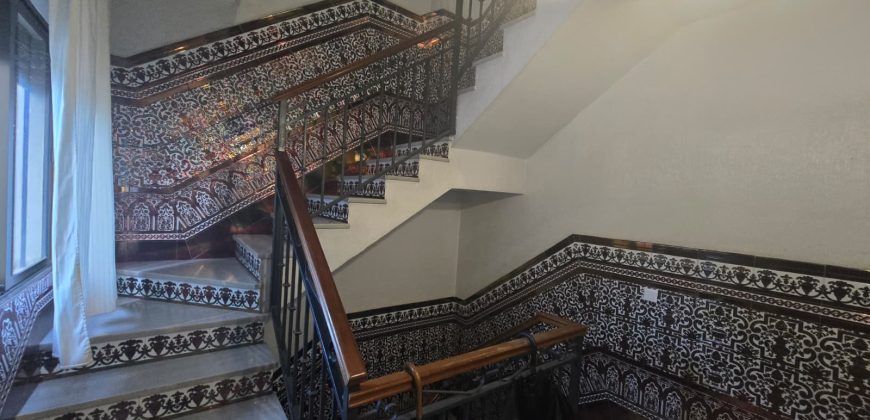 Vivienda + parking + 3 locales comerciales