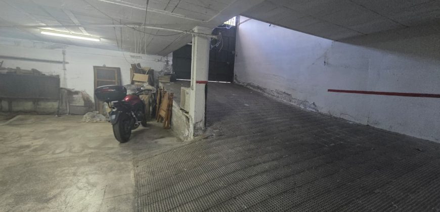 Vivienda + parking + 3 locales comerciales