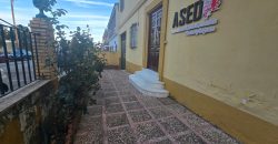 Vivienda + parking + 3 locales comerciales