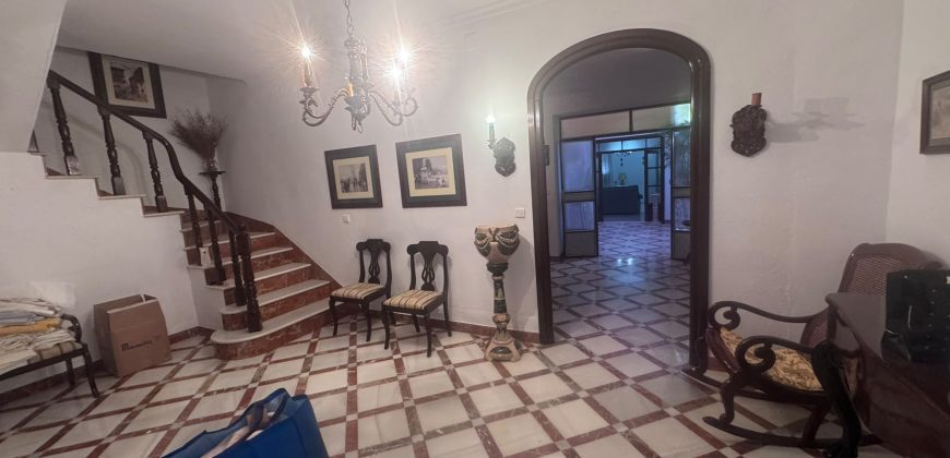 MAGNIFICA CASA EN C/ NAVALAGRULLA (OSUNA)