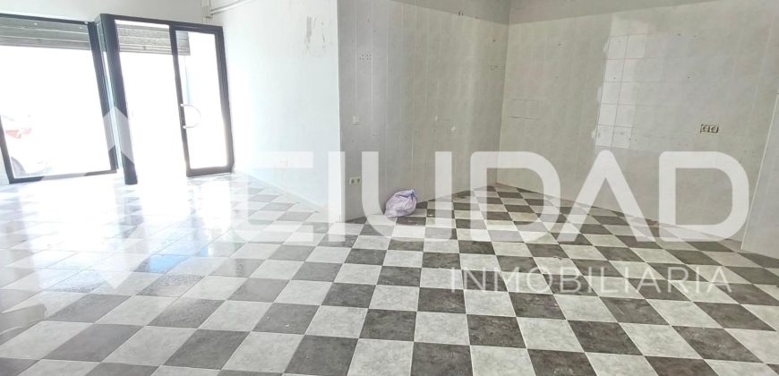 Local comercial con cochera y zona de ocio – Centro de Espera