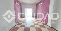Local comercial con cochera y zona de ocio – Centro de Espera