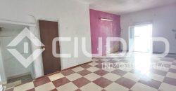 Local comercial con cochera y zona de ocio – Centro de Espera