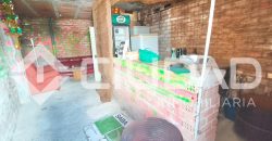 Local comercial con cochera y zona de ocio – Centro de Espera