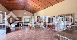 Finca rústica con vivienda y piscina